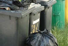 Ve Slaném si lidé příští rok připlatí za odpad. Kladno poplatek zvyšovat nebude Ve Slaném si lidé příští rok připlatí za odpad. Kladno poplatek zvyšovat nebude